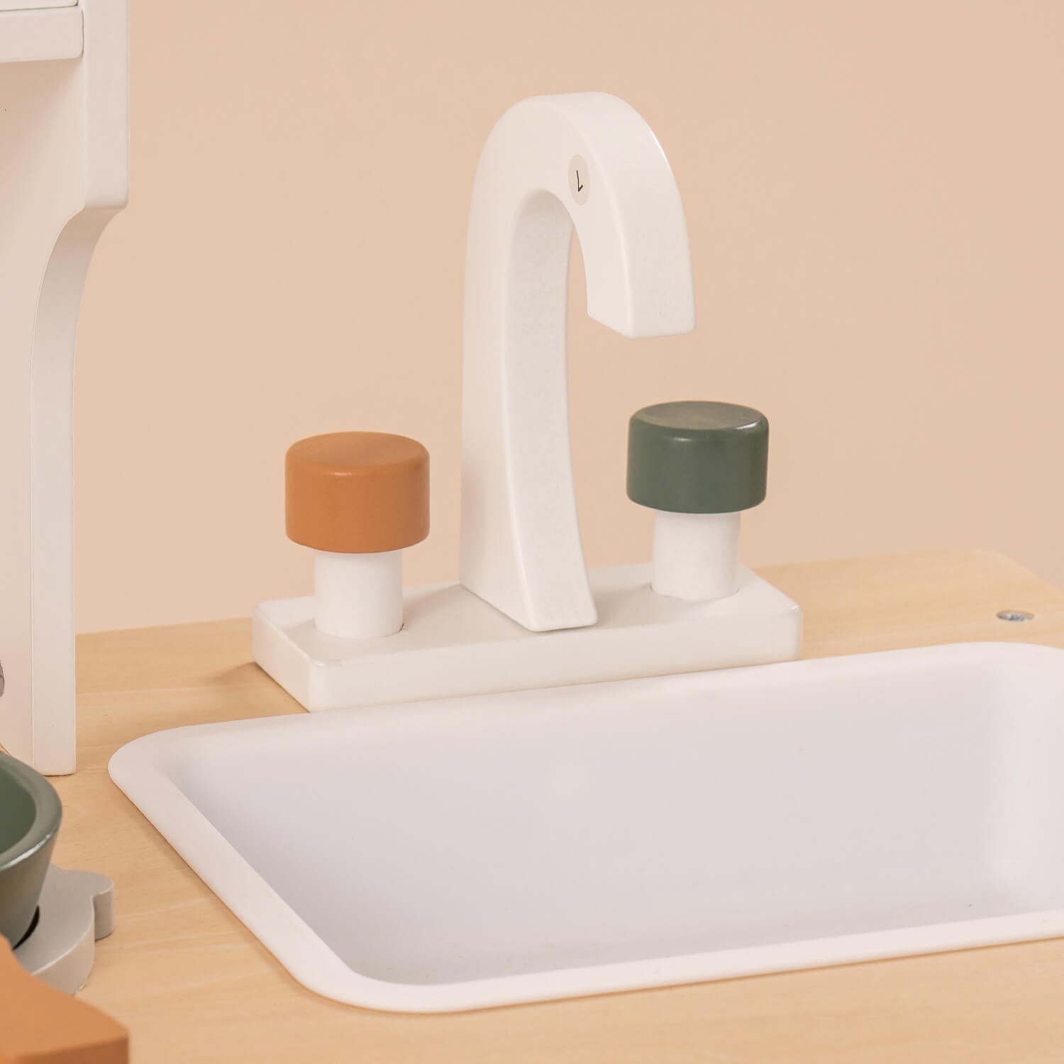 Ensemble de cuisine vintage en bois vert