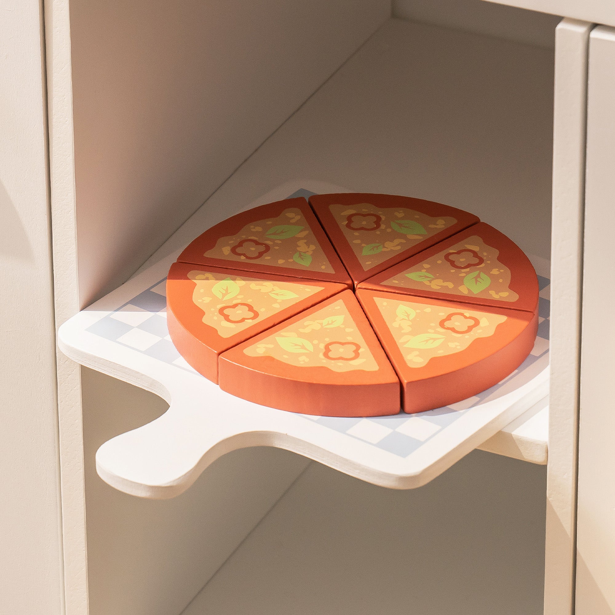 Cuisine en bois pour enfants avec fruits à découper