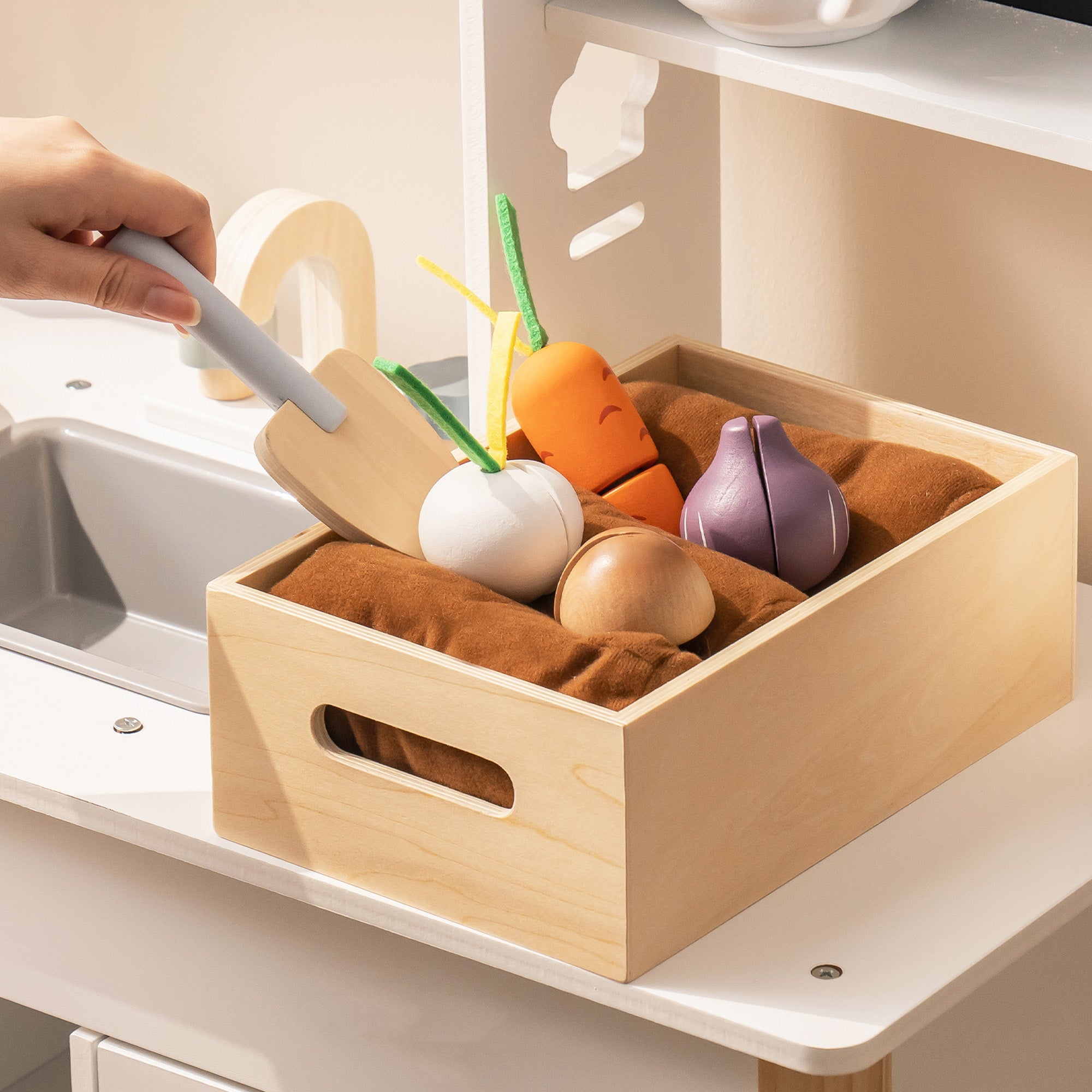 Cuisine en bois pour enfants avec fruits à découper
