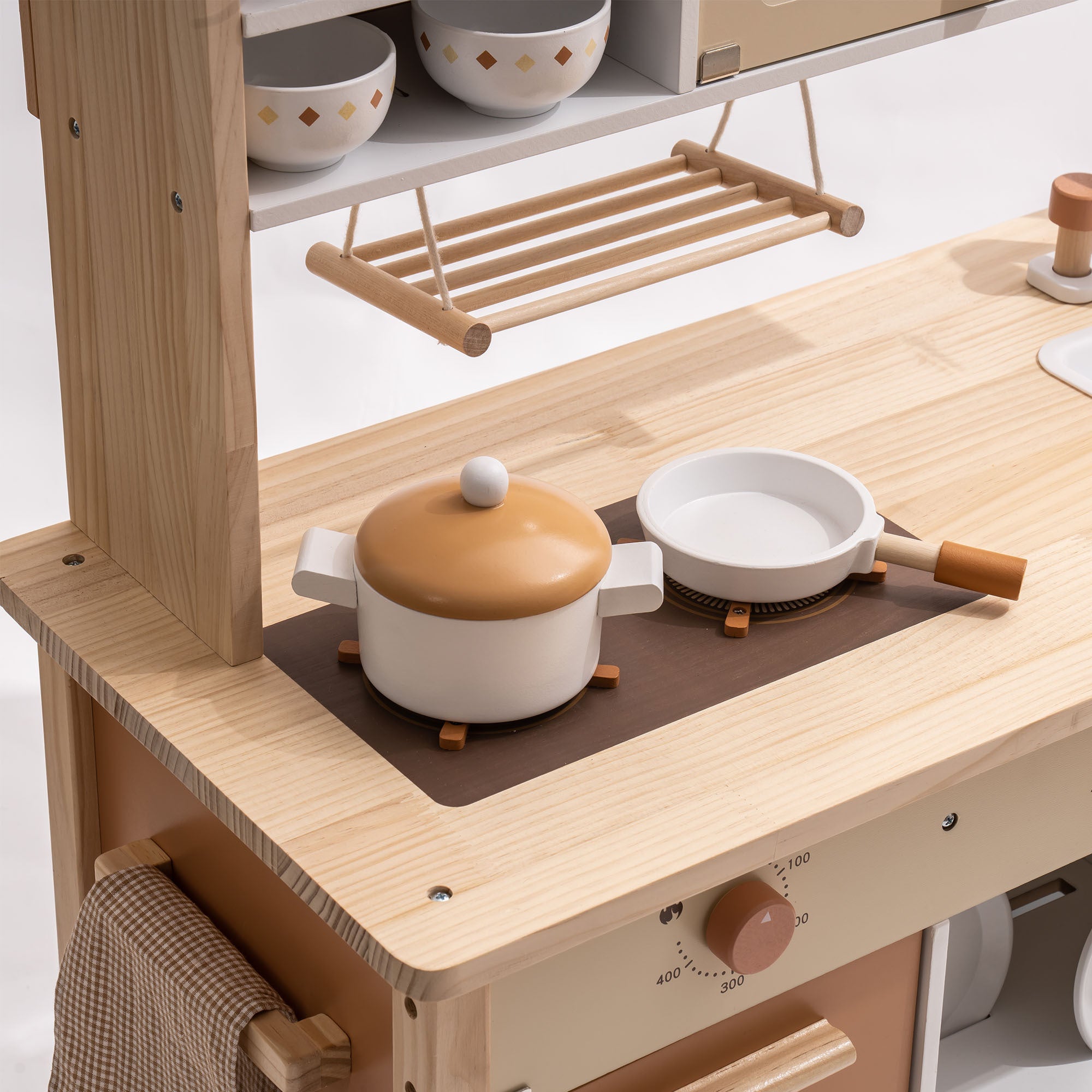Ensemble de cuisine en bois avec accessoires