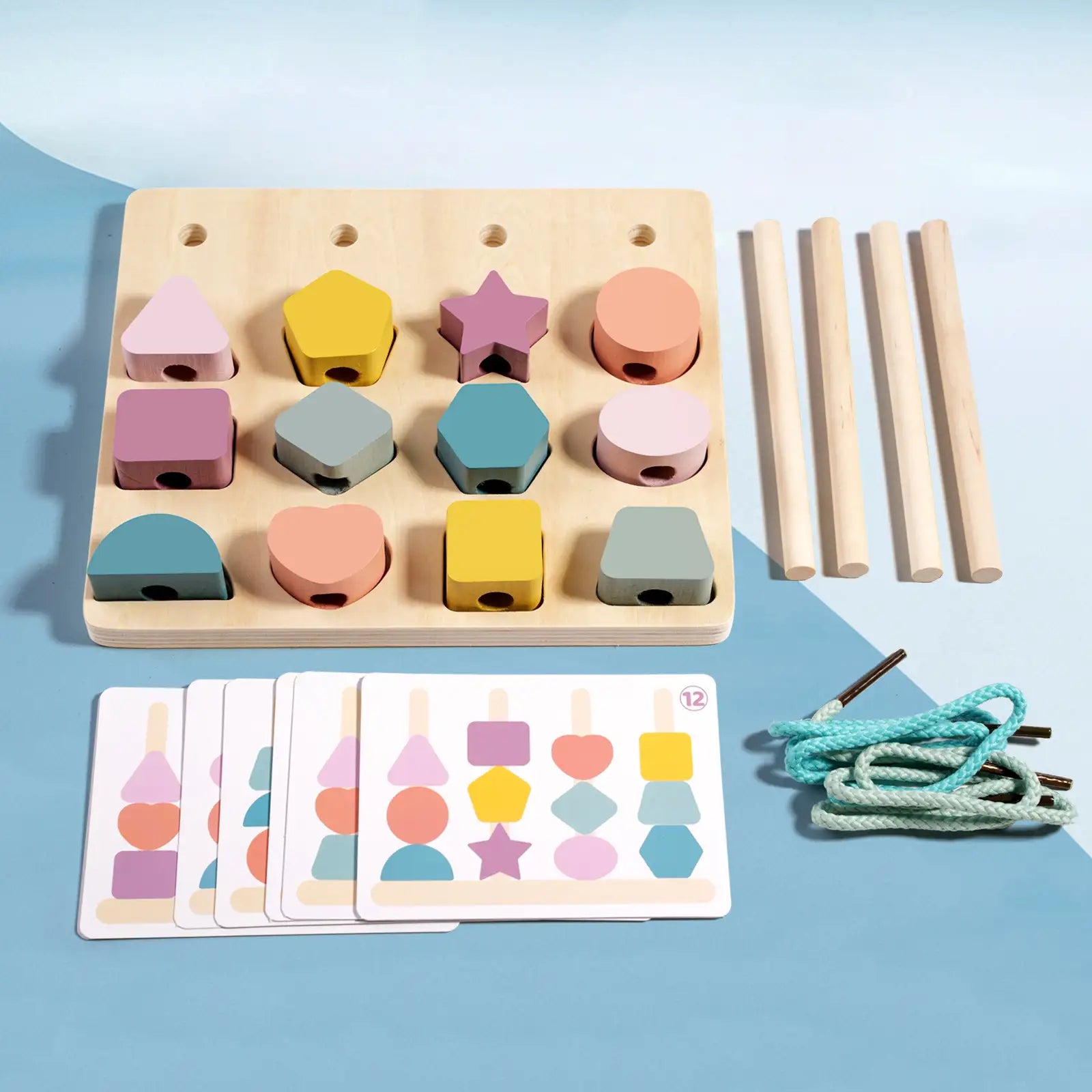 Jouet en bois de correspondance de formes et de couleurs