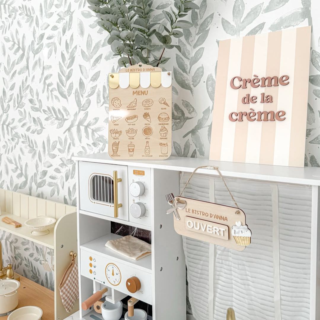 Realistisches Spielzeug-Set aus Holz