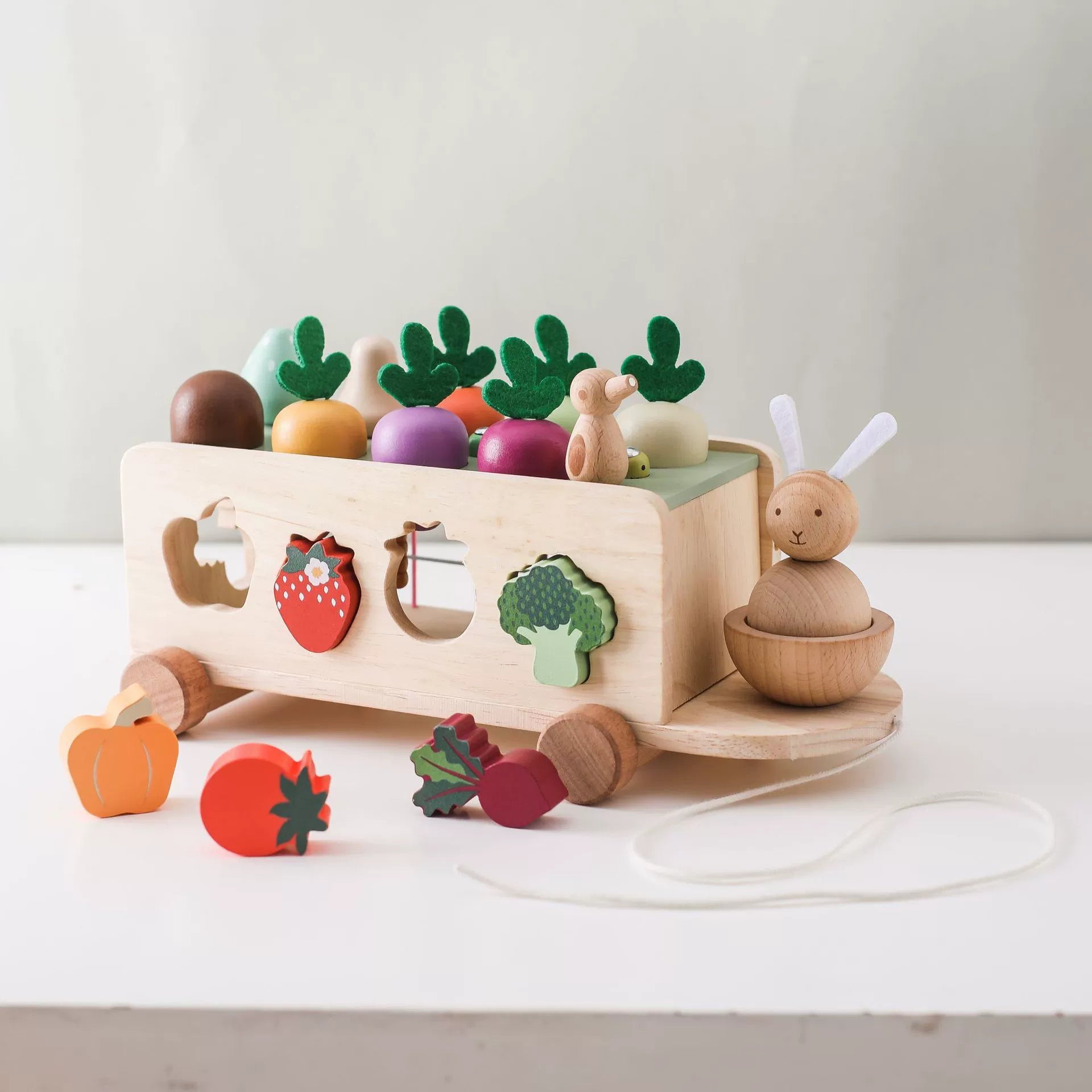 Holz-Karotten-Schiebewagen für Kleinkinder